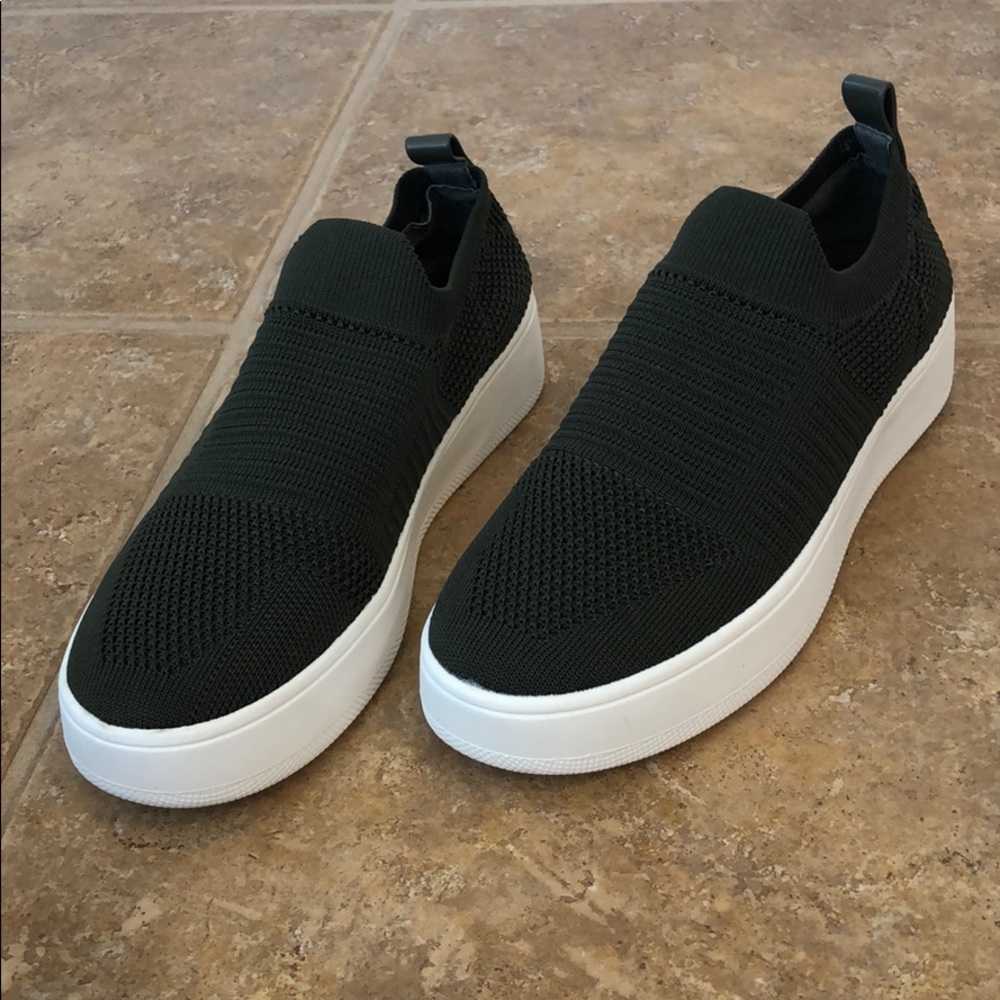 NEVER WORN Steve Madden Slip On Sneaker Shoe